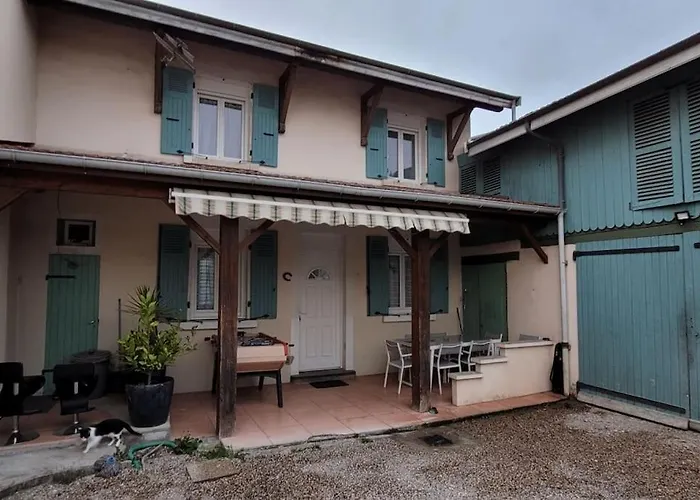 Chez Odette Et Ricardo - Perouges Feriehus *